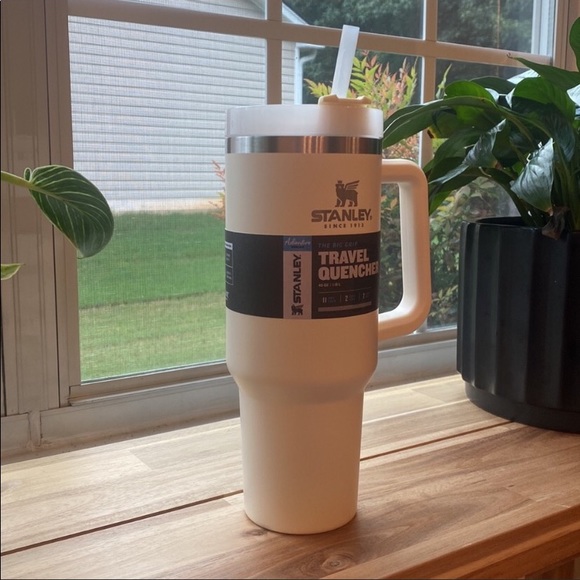Stanley Other - NEW Stanley Cup, CREAM, 40 ounce